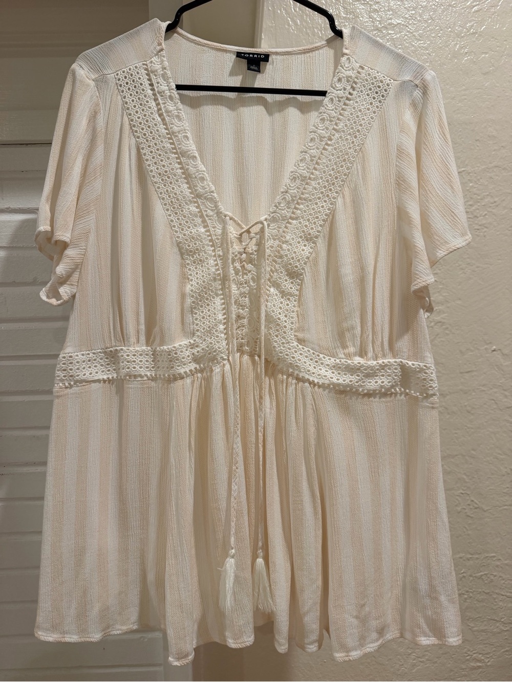 torrid Ivory Striped Lace-Trim Boho Blouse V-neck Babydoll Size 1